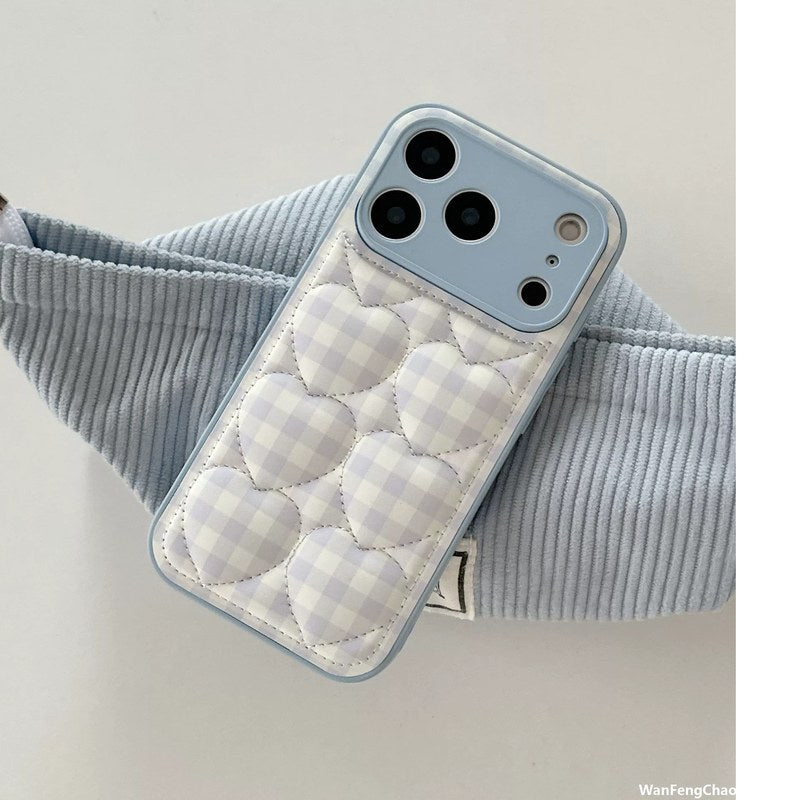 iPhone ケース 格紋ハート柄 × 立体ハート キルティング × ライトブルー チェック iPhone 17/16/15/14/13 全13機種対応 コーデュロイ通勤スタイル おしゃれ