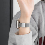 細身ミラネーゼのメタルApple Watchバンド シルバー マグネット式