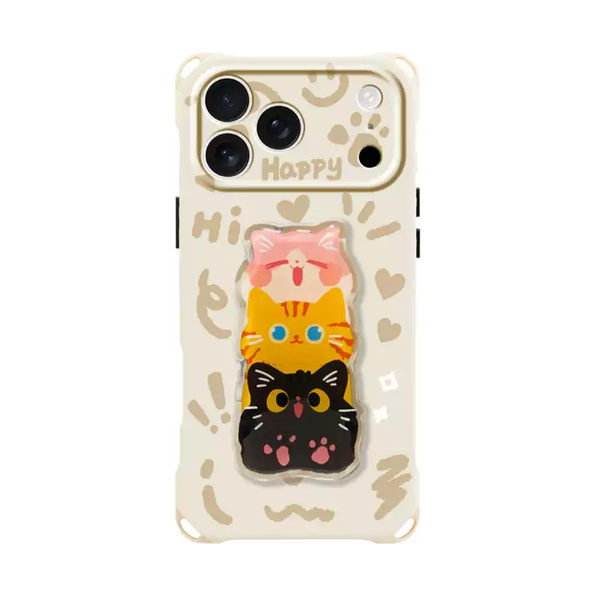 スリーキャット(スタンド付きケース)のクリームカラー猫柄iPhoneケース、正面直立の装着イメージ