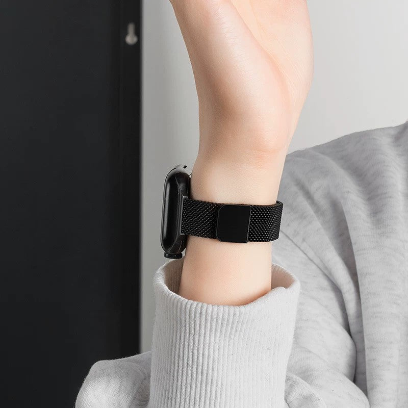 細身ミラネーゼのメタルApple Watchバンド ブラック マグネット式