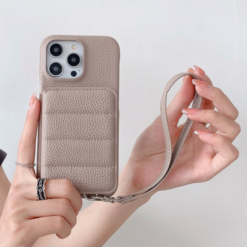 グレーのキルティングiPhoneケース カード収納とスタンド付き