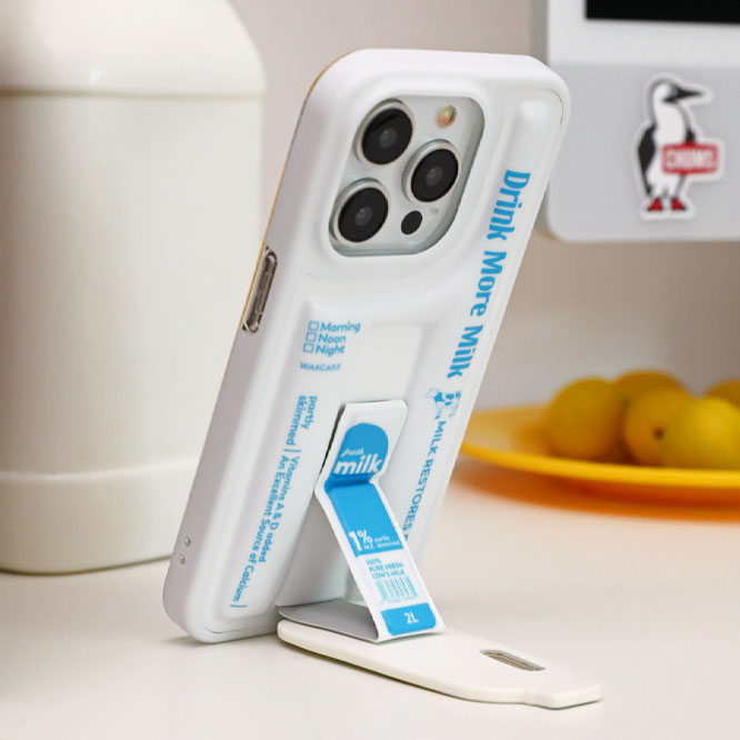 クリエイティブミルクボトルデザインのスタンド一体型スマホケース