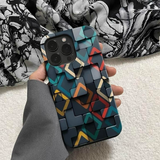 幾何学アート柄 iPhoneケース ダークジオメトリ 元の装着イメージ