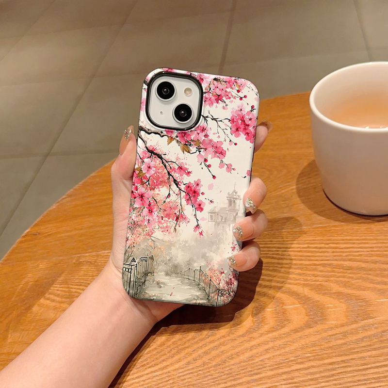桜と水墨風景 iPhoneケース 桜の街並み(ピンク) 装着イメージ