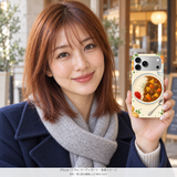 カレーライス iPhone 17 Proを手に持つモデル 装着イメージ