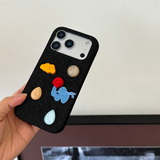 ブラックデニム刺繍iPhoneケースの手持ち使用イメージ