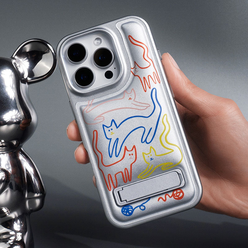ラインアート猫柄一体型隠しスタンド付きシルバースマホケース