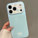 iPhone ケース ブルーギンガムチェック + 子犬・花柄イラスト、アクリル製ハードシェル、カメラクリア大視窓 - メイン