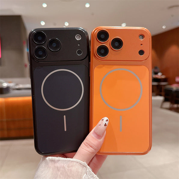 MagSafe対応 マット大視窓 耐衝撃スマホケース 着用イメージ ブラック×オレンジ