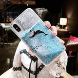 iPhone ケース 流れるグリッター 海を泳ぐクジラ柄 透明 かわいい 耐衝撃