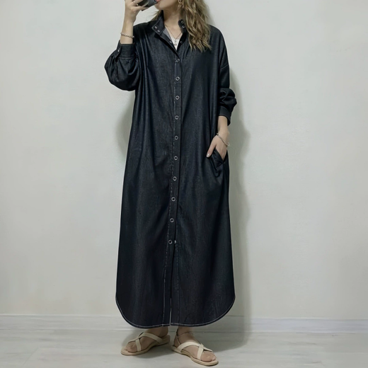 ブラックのロングシャツワンピース着用イメージ
