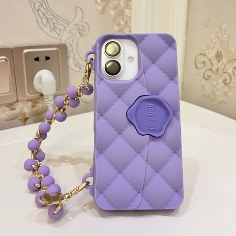 バイオレットの シリコン iPhoneケース ビーズハンドル 手提げ おしゃれ コーデ