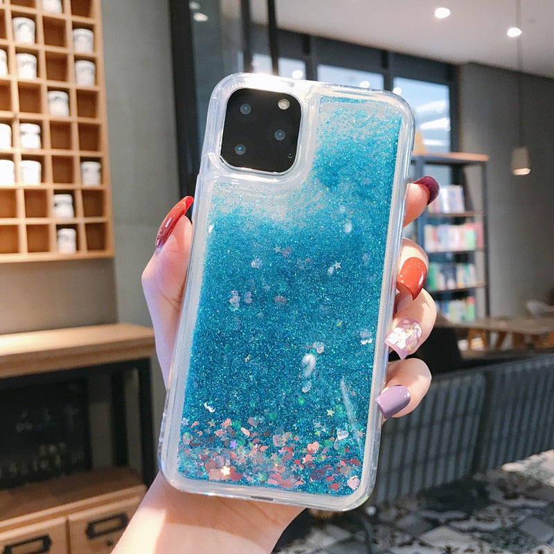 ラメが流れるグリッターiPhoneケース ブルー(ハート) 手持ちイメージ