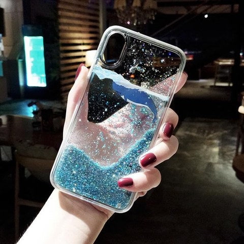 iPhone ケース 流れるグリッター クジラ ブルー クリア 海デザイン