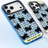 レトロチェック 黒猫 iPhoneケース カメラ周り