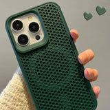 MagSafe対応 iPhone ケース シリコン 蜂の巣型放熱 ダークグリーン 落ち着いた 大人 雰囲気