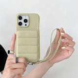 グリーンのキルティングiPhoneケース カード収納とスタンド付き