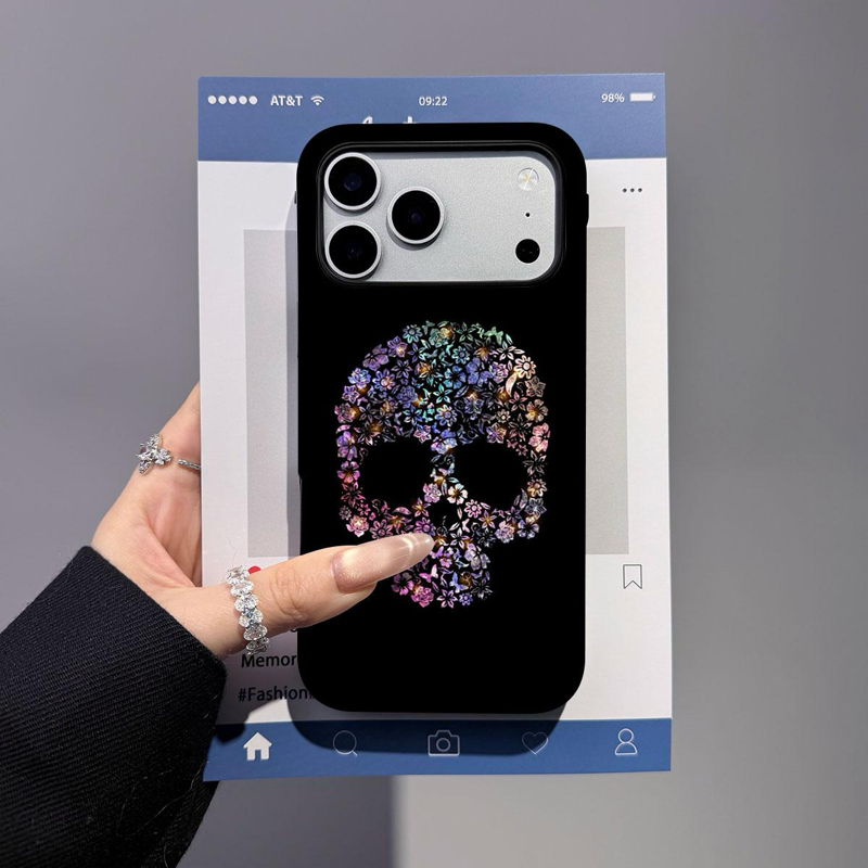フラワースカル iPhoneケース フラワースカル（ブラック） 元の装着イメージ
