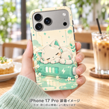 チャージングロボットキャット柄のケースを装着したiPhone 17 Proを手に持つ装着イメージ