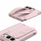 iPhone Duoケースの腕バンドとスタンド収納構造