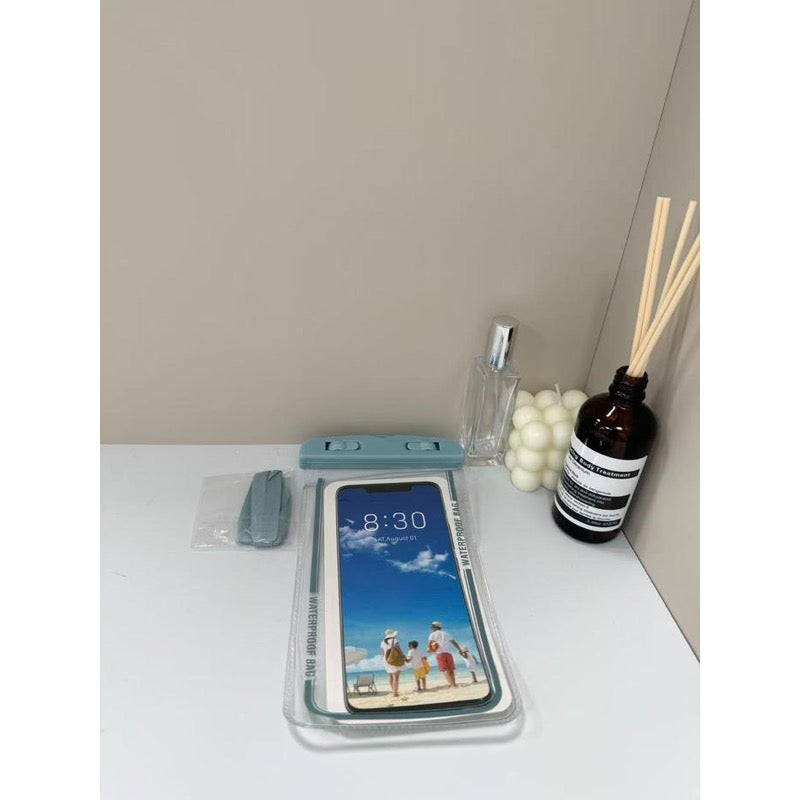 防水スマホポーチ ライトブルー 水濡れ防止スマホケース ストラップ付き